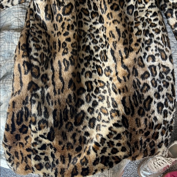 EUC Mango Faux Fur Leooard Coat XS - Picture 7 of 7